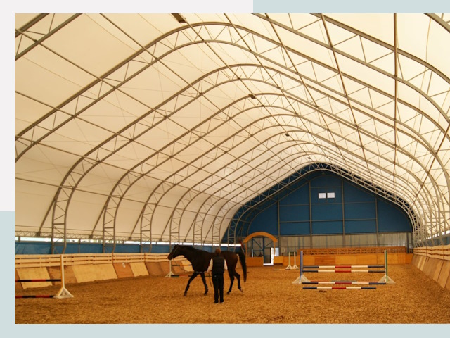 Строительство конных манежей в Нягани